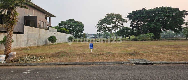 Kavling Paramount Hill Golf Hadap Jalan View Lapangan Golf 1
