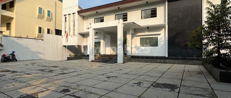 Gedung Eklusif dan Mewah Siap Huni di Kawasan Elite Kebayoran Baru . Dekat ke Scbd dan Mabes Polri 1