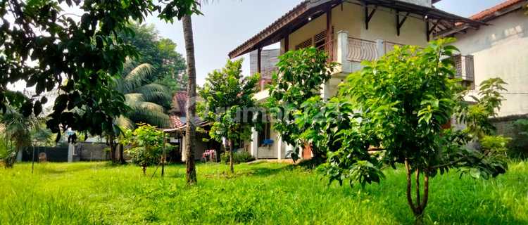 Kos2an house just a step away from the Margonda Depok premium business area. Fully occupied, spacious yard, safe and quiet location. 1