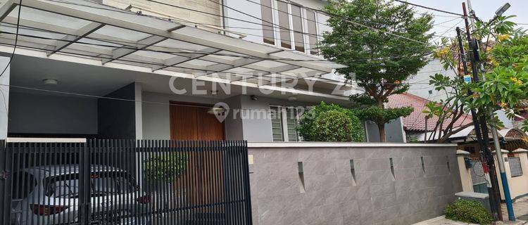 Rumah Mewah Fully Furnished Kawasan Elit Cempaka Putih Tengah 1