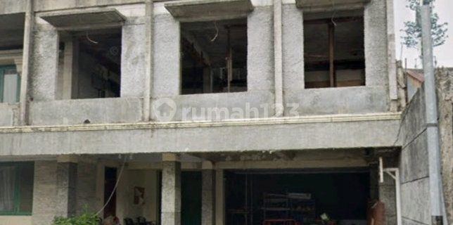 Dijual Cepat Rumah 3 Lantai di Duren Sawit, Jakarta Timur 1