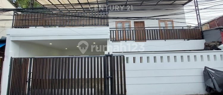 3 Bedroom House in North Gandaria Between Polim and Radio Dalam 1