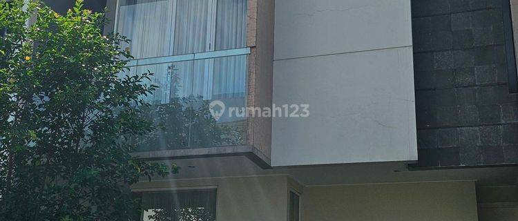 Rumah Siap Huni, Bersih dan Asri di kawasan Discovery Bintaro Jaya 1