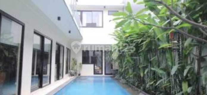 Nice Unfurnished Rental House in Senopati, South Jakarta 1