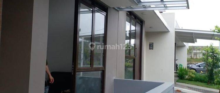 Rumah Baru Semi Furnished SHM di Kota Baru Parahyangan, Bandung 1