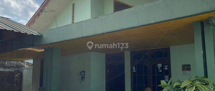 Rumah terawat cocok untuk kos kosan lokasi strategis 1