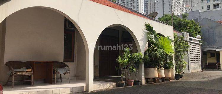 Rumah Siap Huni Dan Terawat Cocok Untuk Dijadikan Kos kosan di Tanjung Duren, Jakarta Barat 1