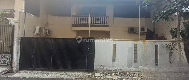 Rumah Siap Huni 2 Lantai Lokasi Strategis di Tomang, Jakarta Barat 1