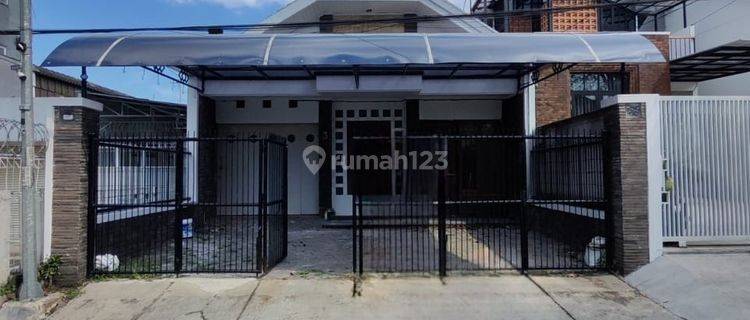 Rumah 1 Lantai Mainroad Unfurnished Daerah Cihampelas Bandung 1