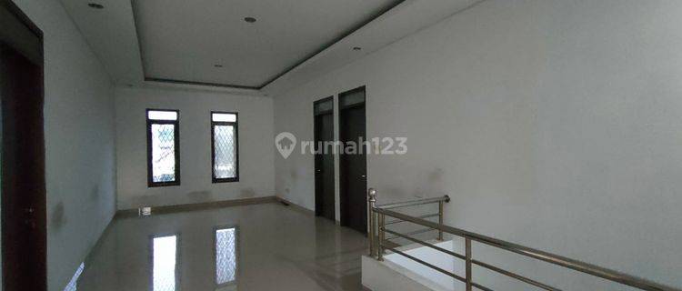 Rumah Luas 2 Lantai Furnished di Cibabat Cimahi Tengah 1