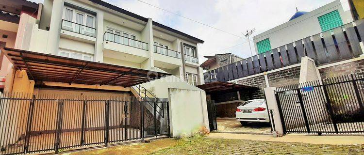 Rumah 2 Lantai Full Furnished di Dago Bandung 1