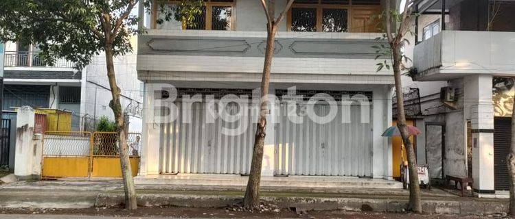 Rumah dan Toko di pinggir jalan utama Negara, Jembrana 1