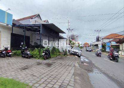 Ex resto di Renon arah Sanur, lengkap dengn isinya 1