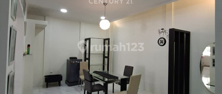 Rumah Di Summarecon 2 Lantai 3 Kamar Tidur Sangat Terawat 1