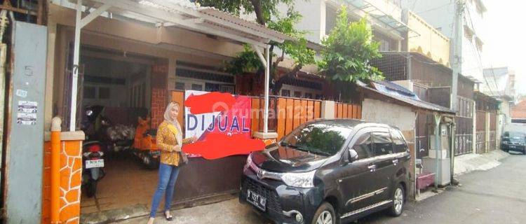 Rumah Bagus di Jl. Kampung Bali Kecil No 7. Tanah abang. Jakarta pusat SHM Selatan 1