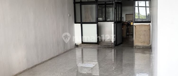 Shop House for Rent in Cengkareng, Strategic Location, Move-In Ready 1