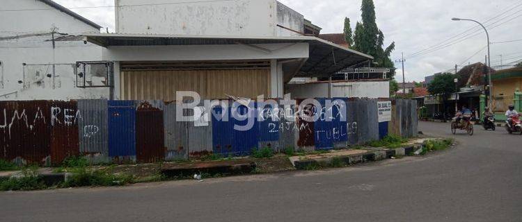 BUTUH CEPAT LAKU RUMAH HITUNG TANAH + DAPAT TOKO BEKAS DI SEWA INDOMART, LOKASI HOOK NOL JALAN RAYA JATIROGO TUBAN 1