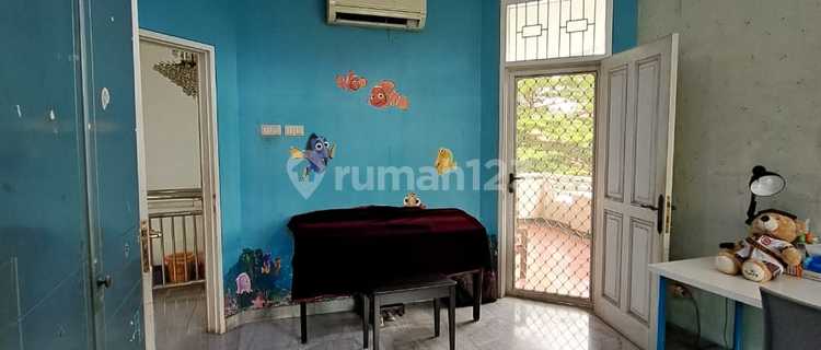 Disewakan Rumah Luas Intercon 4 Kt Semi Furnished 1