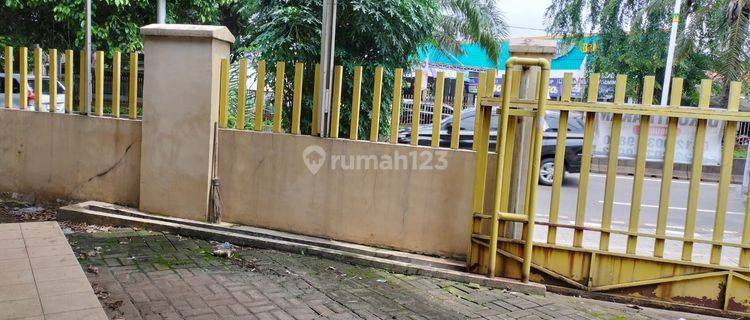 Disewakan Rumah Luas Kedoya hadap Jalan Utama Lokasi Strategis bisa untuk Kantor 1