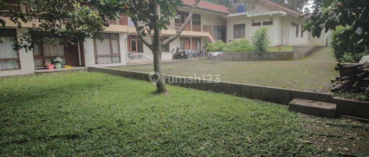 Rumah dan kos di Mainroad Jl. Ciumbuleuit Cocok untuk Cafe, Ruang Usaha Kantor, Convenience Store dll. Harga  NEGO 1