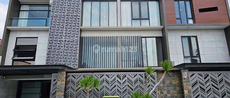 Rumah Mewah Full Furnished Di Istana Dieng Malang 1