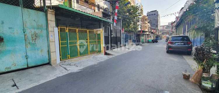 For Sale: 12-Door Boarding House, Behind LTC on Jalan Madu Mangga Besar 1