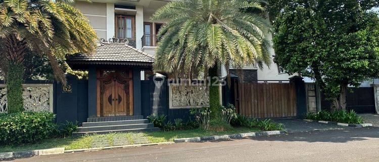 Rumah LANGKA !! SUPER MEWAH HOOK SEMI FURNISH di Jaka Permai, Bekasi Selatan 1