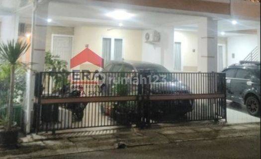 Rumah Bonus Kolam Renang, Semi Furnish 2 Lantai di Sakura Regency 3, Dekat Jatimulya Bekasi  1