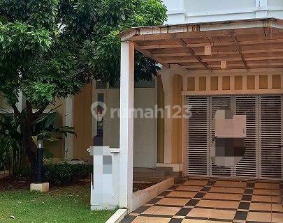 Disewakan Rumah 2 Lantai Gaya Art Deco, Rapi Siap Huni di Cluster Vernonia Summarecon Bekasi
 1