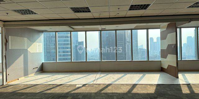 Office Space Kantor Strategis 373m² di The East Mega Kuningan 1