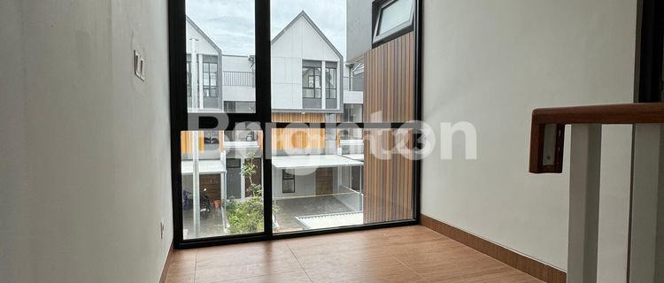 Newly built minimalist house with a rooftop room in an exclusive housing estate, bonus 2 new AC units. 1