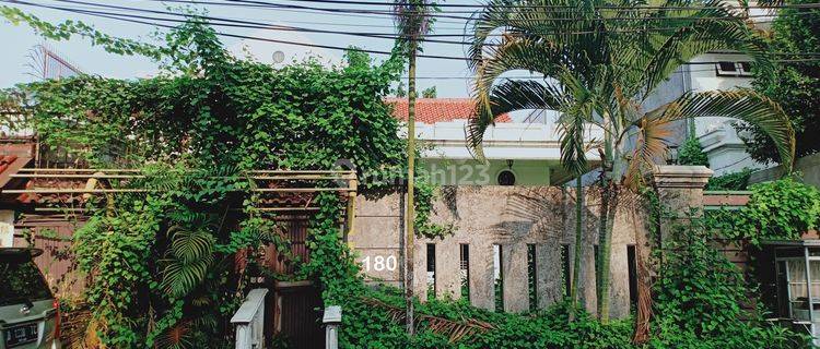 Dijual Tanah Beserta Rumah Tua Lt 654 di Area Menteng 1