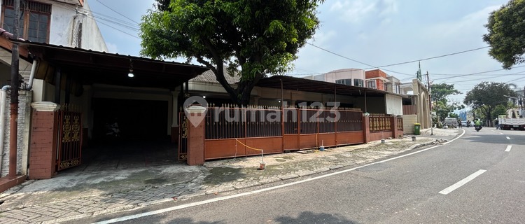 West Tebet Ready-to-Occupy Home, 3-Car Road Access 1