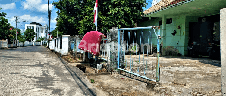 RUMAH TANAH LUAS DI YAYASAN I PALEMBANG, DEKAT JM LEMABANG, PT PUSRI, SEKOLAH XAVERIUS, PASAR LEMABANG, PELABUHAN BOOM BARU, PULAU KEMARO 1