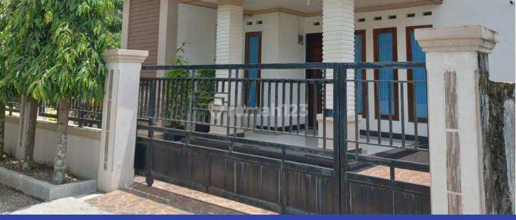 Jual Rumah Untuk Guest House, Homestay Atau di Tempati Luas 400m 2 Lantai Parkir 7 Mobil di Kuranji 1