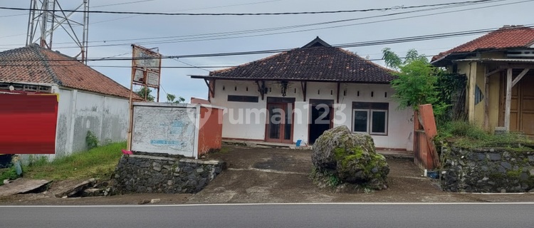 Very Strategic House Near the Beach, Suitable for Guest House in Kertajadi Cianjur 1