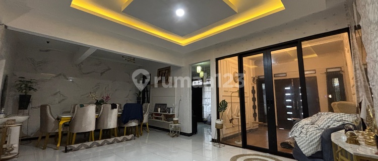 Rumah 3 Lantai Mewah dan Banyak Fasilitas di Permata Kopo 1