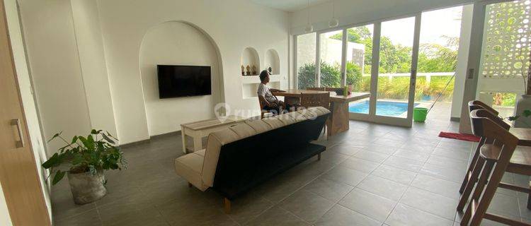 Dijual Villa Bagus 3 Lantai Daerah Mengwi ST-0272 1