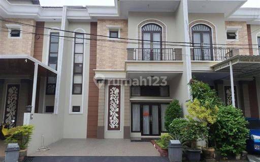 Rumah 2 Lantai Baru Furnished SHM di Jalan Alternatif Cibubur, Bekasi 1