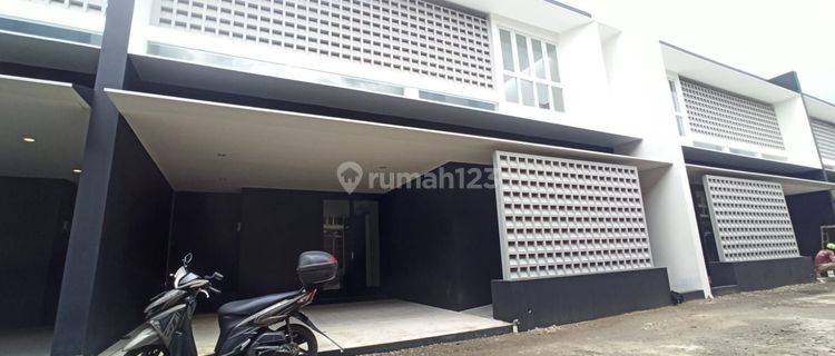 Rumah di Caman 2 Lantai SHM Barat Baru 1