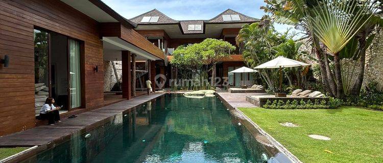 Villa mewah patitenget seminyak kuta 1