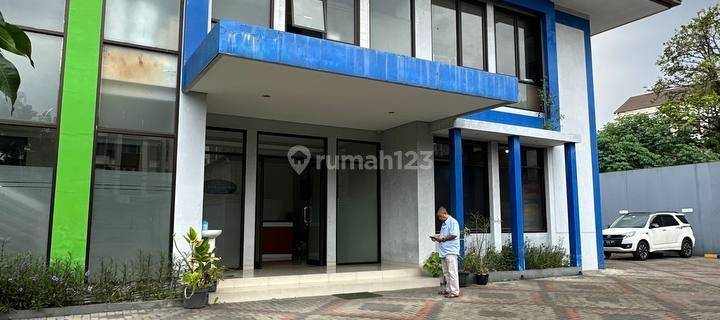 Ruang Usaha kantor plus gudang siap huni di Holis 1