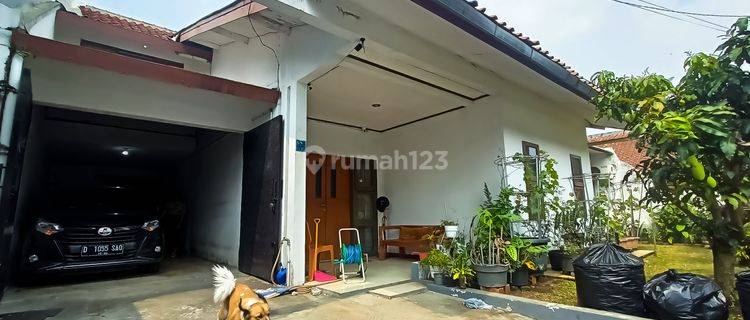 Rumah dengan taman luas siap huni di Sayap gunung batu 1