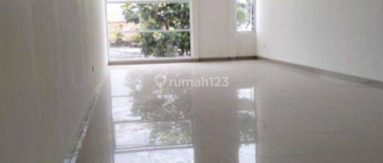 Ruko luas 126 m  siap huni di mainroad holis 1