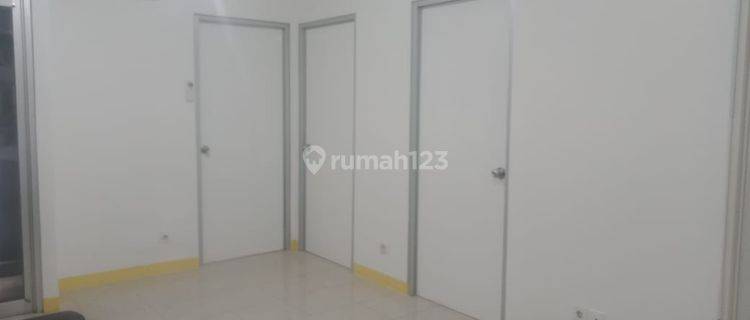 apartement green bay 3 BR Unfurnished Bagus 1