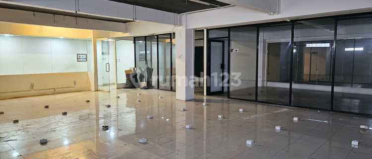 FOR RENT: CONNECTED SHOPHOUSE, BEAUTIFUL & STRATEGIC IN WEST JAKARTA, NEAR SOUTH JAKARTA 1