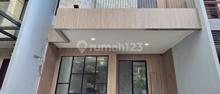 Brand New Modern House Facing Garden Walkable to PIM 1