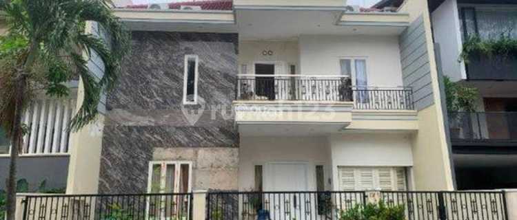 Adem Hadap Selatan Rumah Citraland Eastwood di Surabaya 1