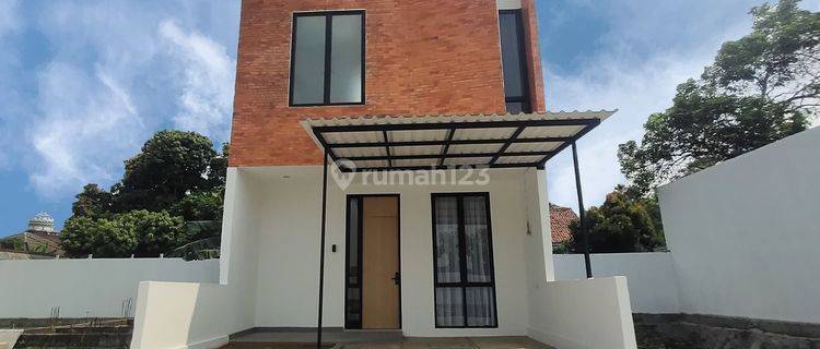 Rumah 2 Lantai Bagus Minimalis Cisauk Tangerang  1