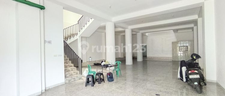 For Rent: Shop House for Business on Astana Anyar Street near Pagarsih 1